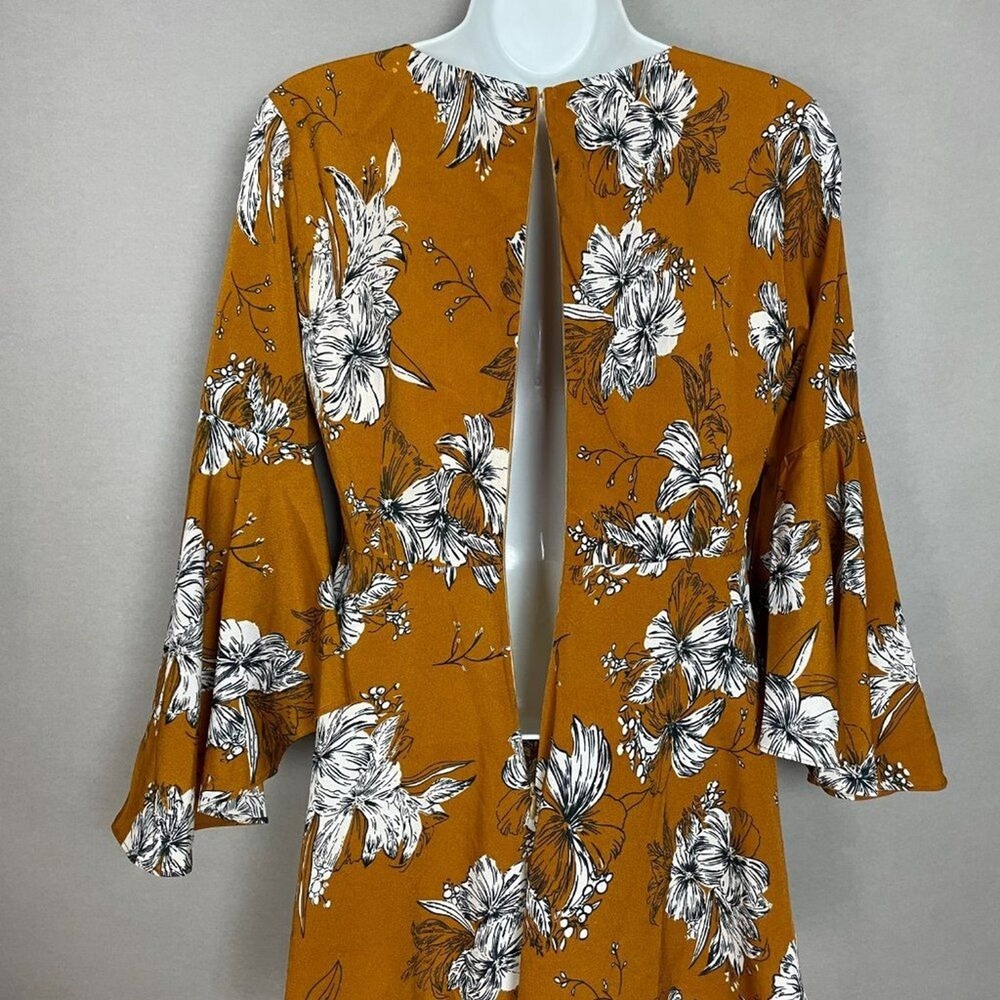 L'Atiste Romper Floral Flutter Bell Sleeve NO BELT Size Small Wrap-Style Mustard - Picture 15 of 16